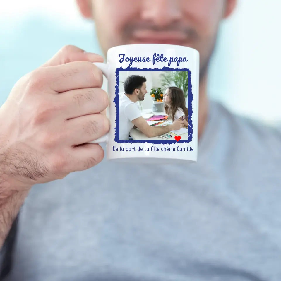 Mug personnalisé fête des pères amusant Photo & texte Un papa, c'est quelqu'un qui sait guider son enfant sur le bon chemin, surtout quand il lui dit 'va voir maman'